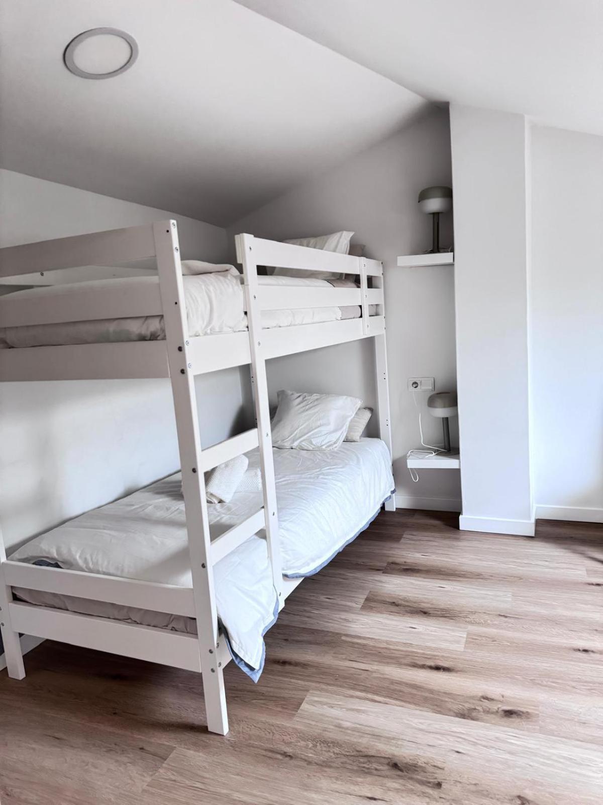 Apartamentos Lavandeira By Bebalmy ビベイロ エクステリア 写真